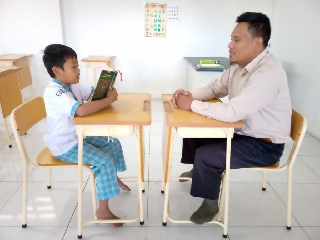menerapkan talaqqi sejak dini